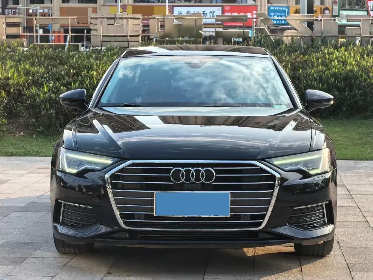 2022 Audi A6L 2.0T 224HP L4 7DCT,autocango,china used car exporter,china ev exporter,chinese used car exporter,chinese used ev exporter