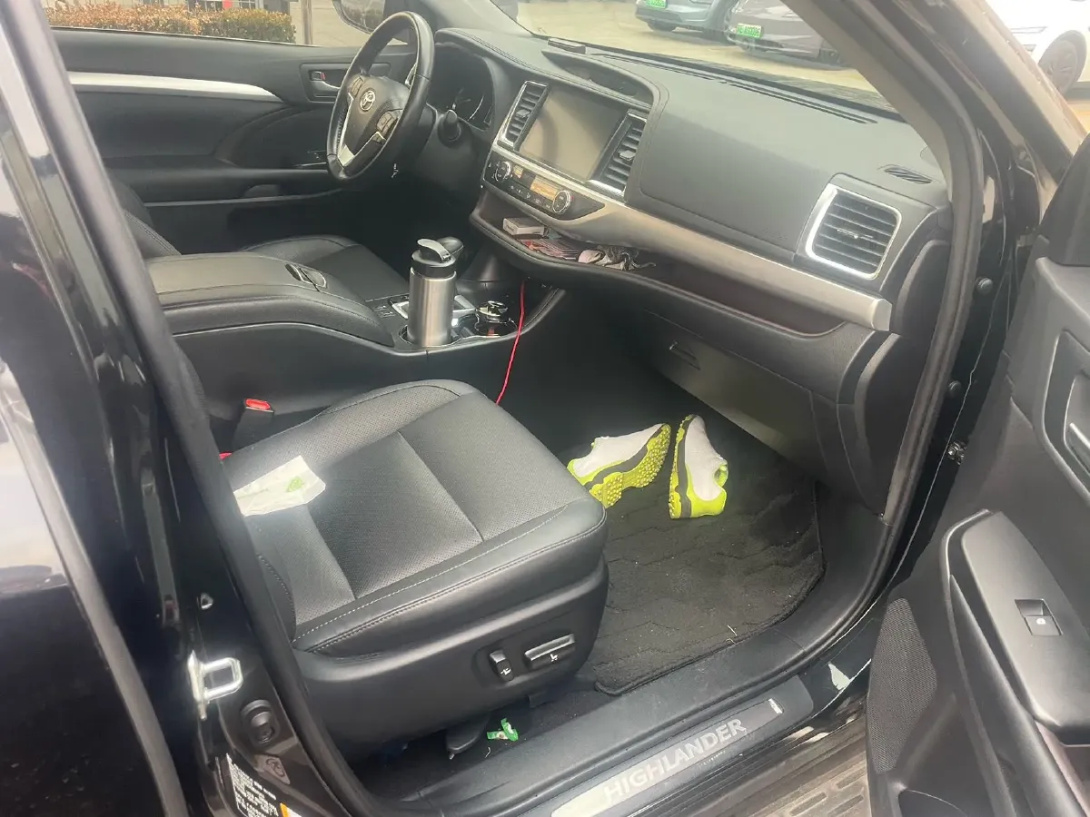 2021 Toyota Highlander 2.0T 220HP L4 6AT,autocango,china used car exporter,china ev exporter,chinese used car exporter,chinese used ev exporter