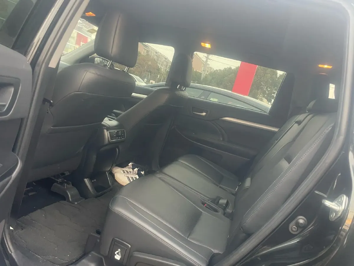 2021 Toyota Highlander 2.0T 220HP L4 6AT,autocango,china used car exporter,china ev exporter,chinese used car exporter,chinese used ev exporter