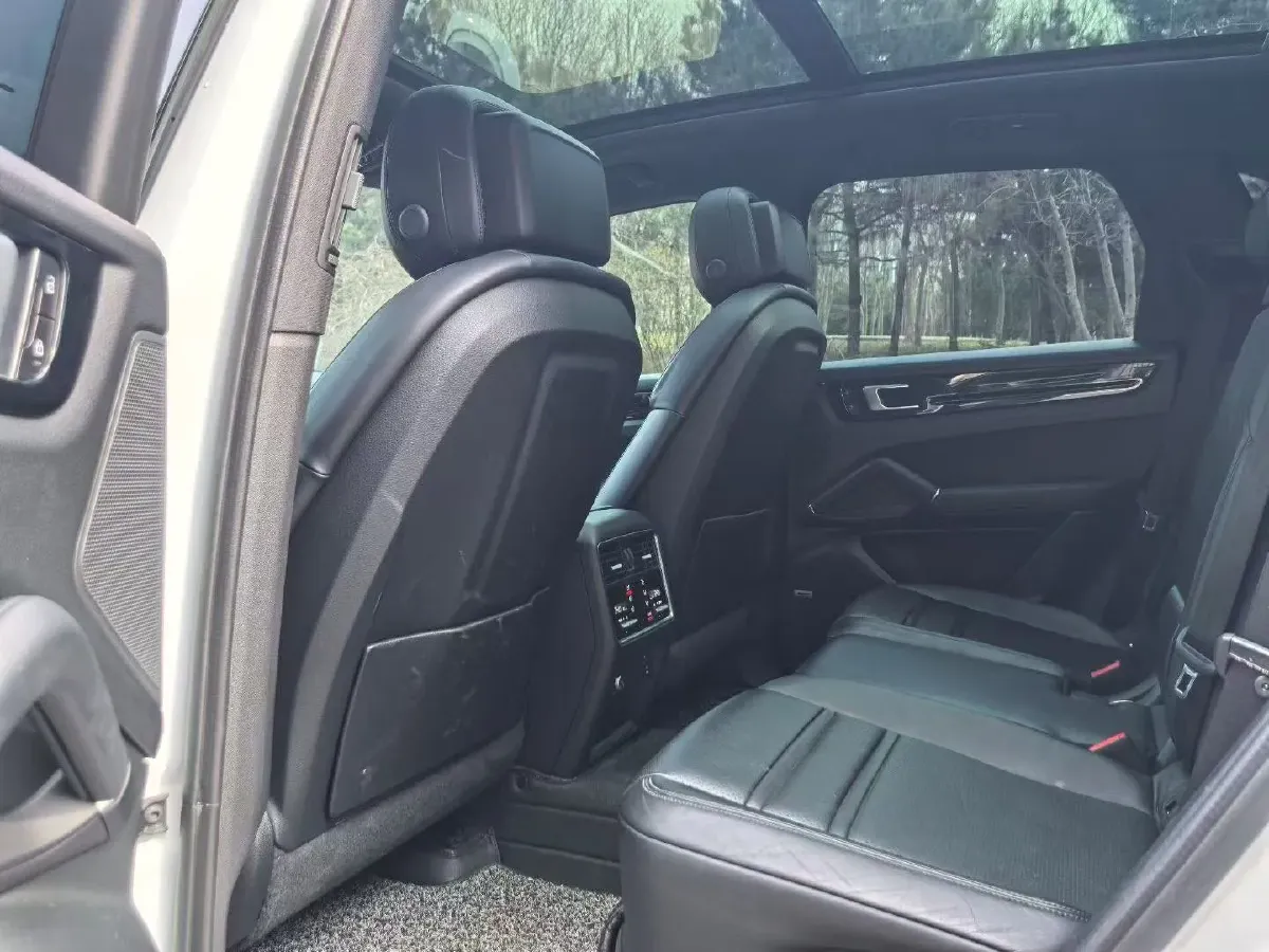 2022 Porsche Cayenne 2.0T 252HP L4 8AT PHEV 17.9KWH,autocango,china used car exporter,china ev exporter,chinese used car exporter,chinese used ev exporter