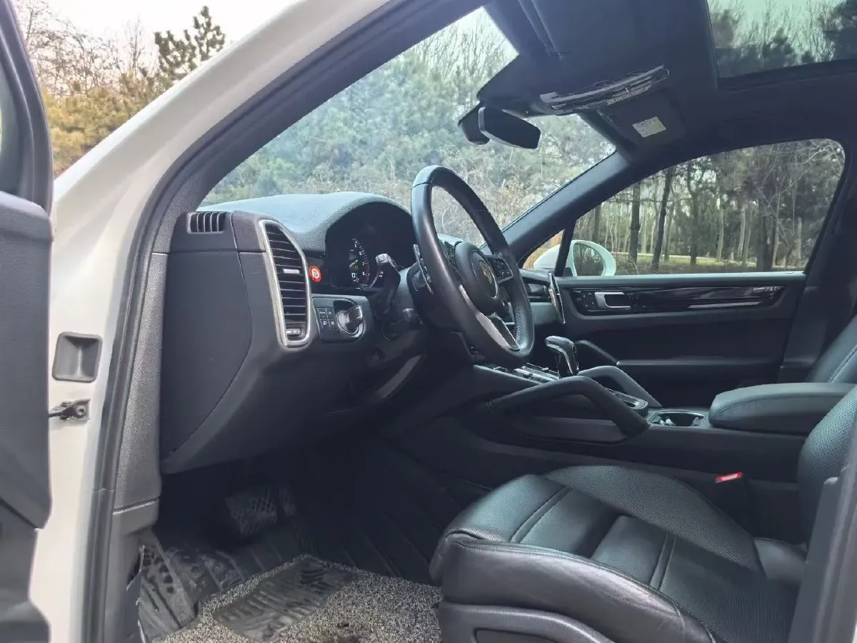 2022 Porsche Cayenne 2.0T 252HP L4 8AT PHEV 17.9KWH,autocango,china used car exporter,china ev exporter,chinese used car exporter,chinese used ev exporter