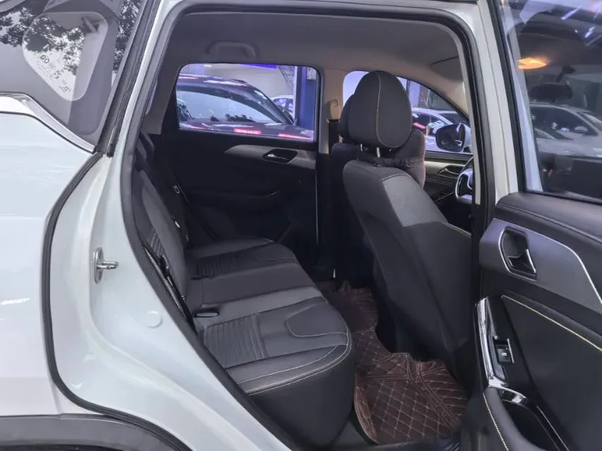 2019 BeiJing Auto X3 1.5T 150HP L4 6MT,autocango,china used car exporter,china ev exporter,chinese used car exporter,chinese used ev exporter