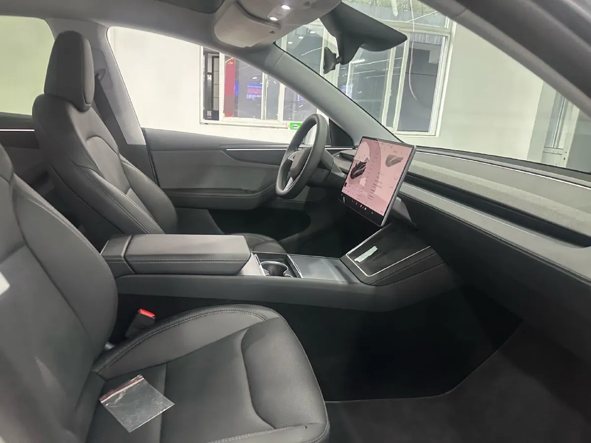 2025 Tesla Model Y BEV 62.5KWH,autocango,china used car exporter,china ev exporter,chinese used car exporter,chinese used ev exporter