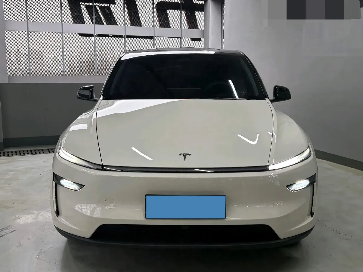 2025 Tesla Model Y BEV 62.5KWH,autocango,china used car exporter,china ev exporter,chinese used car exporter,chinese used ev exporter