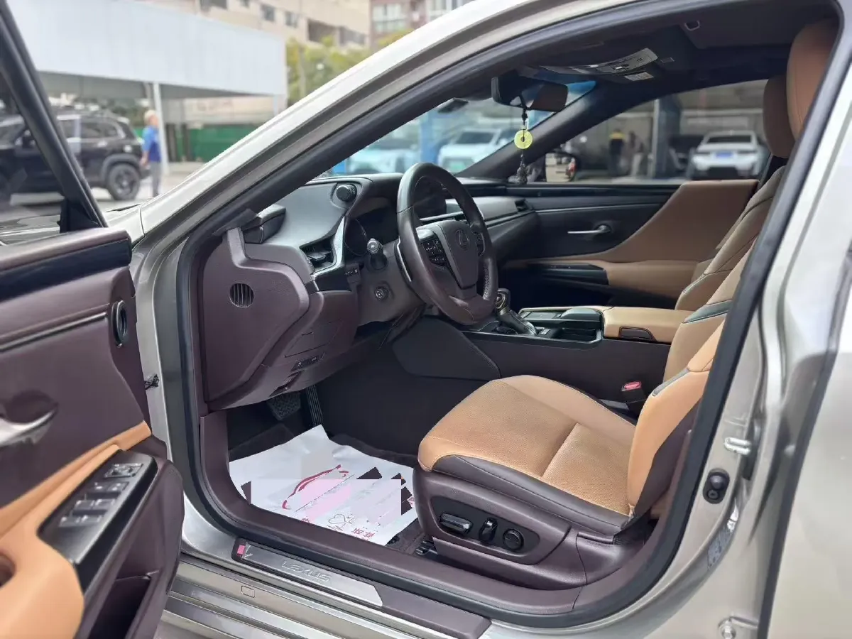 2020 Lexus ES 2.0L 173HP L4 CVT,autocango,china used car exporter,china ev exporter,chinese used car exporter,chinese used ev exporter