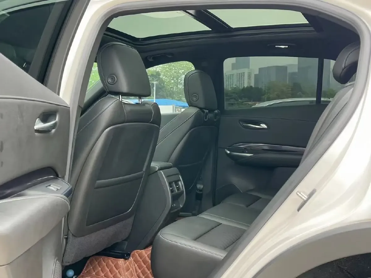 2022 Cadillac XT4 2.0T 237HP L4 9AT,autocango,china used car exporter,china ev exporter,chinese used car exporter,chinese used ev exporter