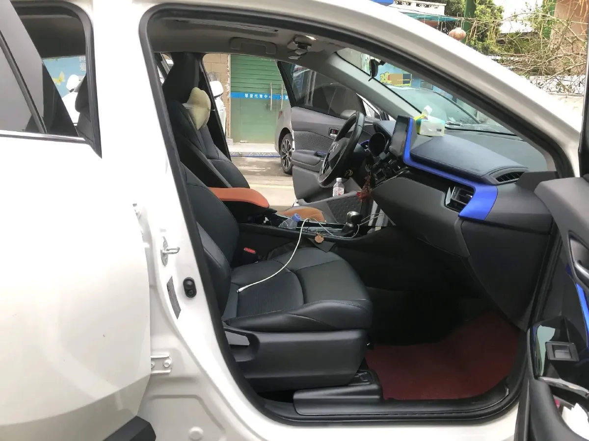 2023 Toyota C-HR 2.0L 171HP L4 CVT,autocango,china used car exporter,china ev exporter,chinese used car exporter,chinese used ev exporter