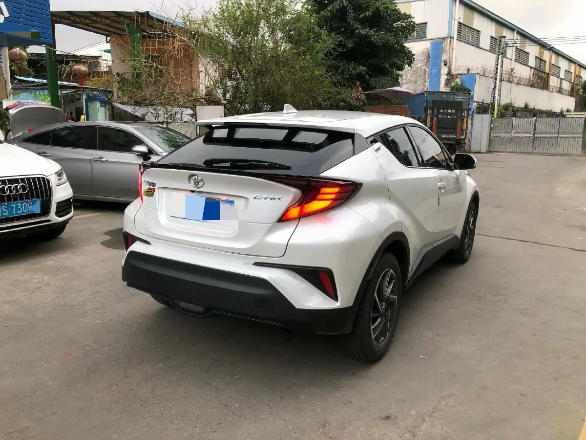 2023 Toyota C-HR 2.0L 171HP L4 CVT,autocango,china used car exporter,china ev exporter,chinese used car exporter,chinese used ev exporter