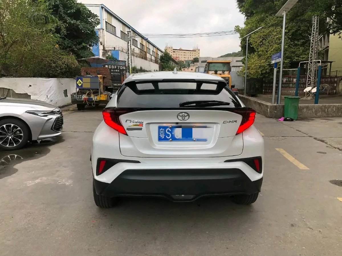 2023 Toyota C-HR 2.0L 171HP L4 CVT,autocango,china used car exporter,china ev exporter,chinese used car exporter,chinese used ev exporter