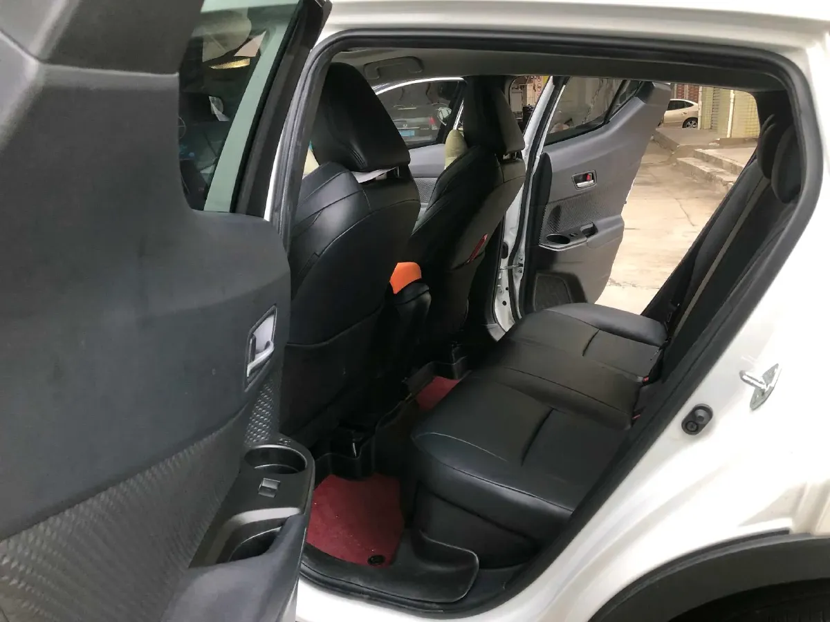 2023 Toyota C-HR 2.0L 171HP L4 CVT,autocango,china used car exporter,china ev exporter,chinese used car exporter,chinese used ev exporter