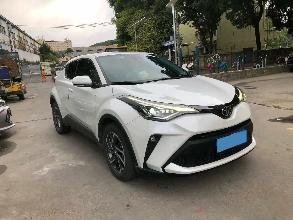 2023 Toyota C-HR 2.0L 171HP L4 CVT,autocango,china used car exporter,china ev exporter,chinese used car exporter,chinese used ev exporter