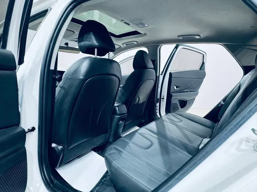 2021 Hyundai Elantra 1.5L 115HP L4 CVT,autocango,china used car exporter,china ev exporter,chinese used car exporter,chinese used ev exporter