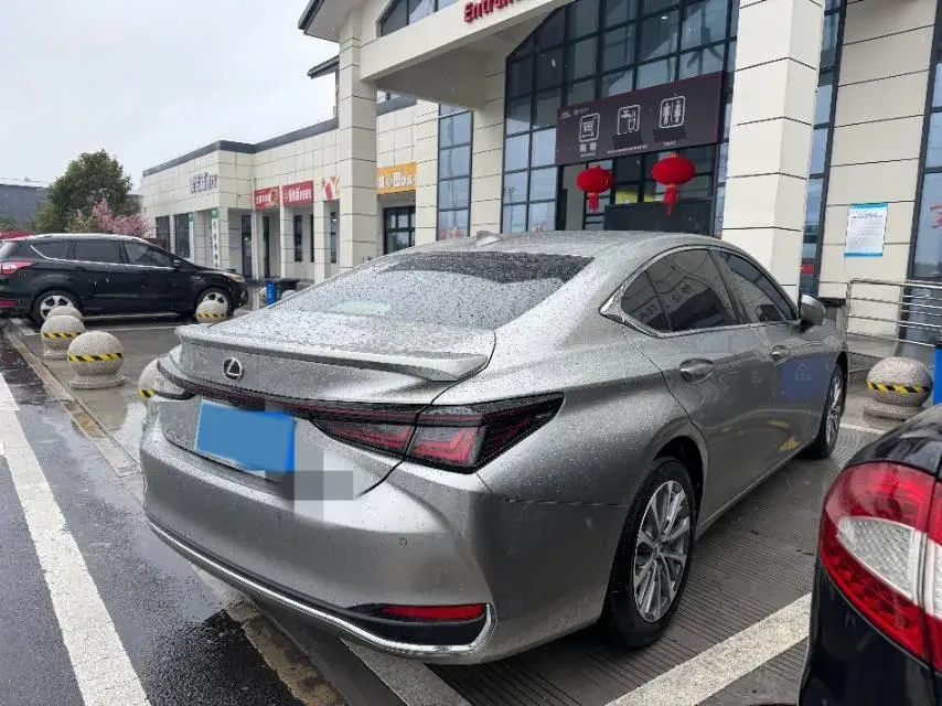 2025 Lexus ES 2.0L 173HP L4 CVT,autocango,china used car exporter,china ev exporter,chinese used car exporter,chinese used ev exporter