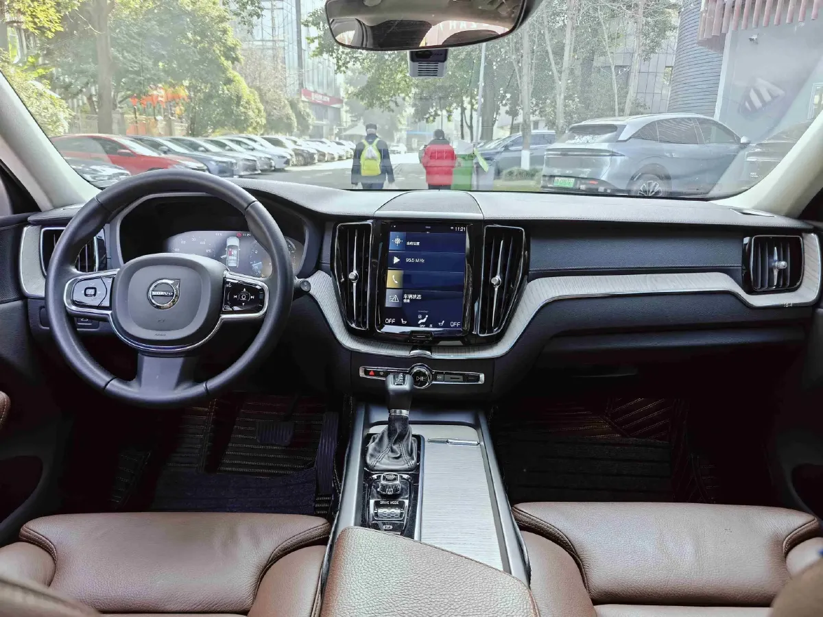 2020 Volvo XC60 2.0T 254HP L4 8AT,autocango,china used car exporter,china ev exporter,chinese used car exporter,chinese used ev exporter