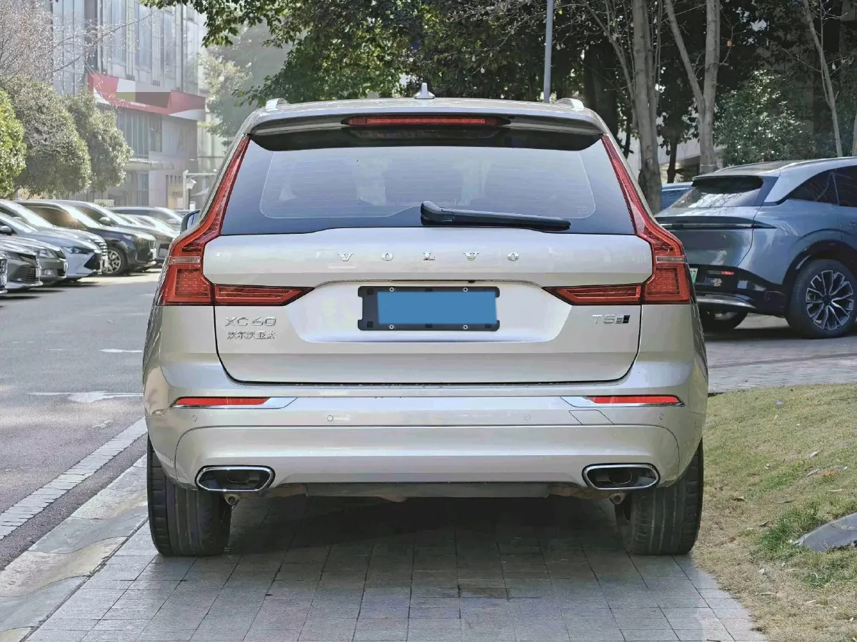 2020 Volvo XC60 2.0T 254HP L4 8AT,autocango,china used car exporter,china ev exporter,chinese used car exporter,chinese used ev exporter