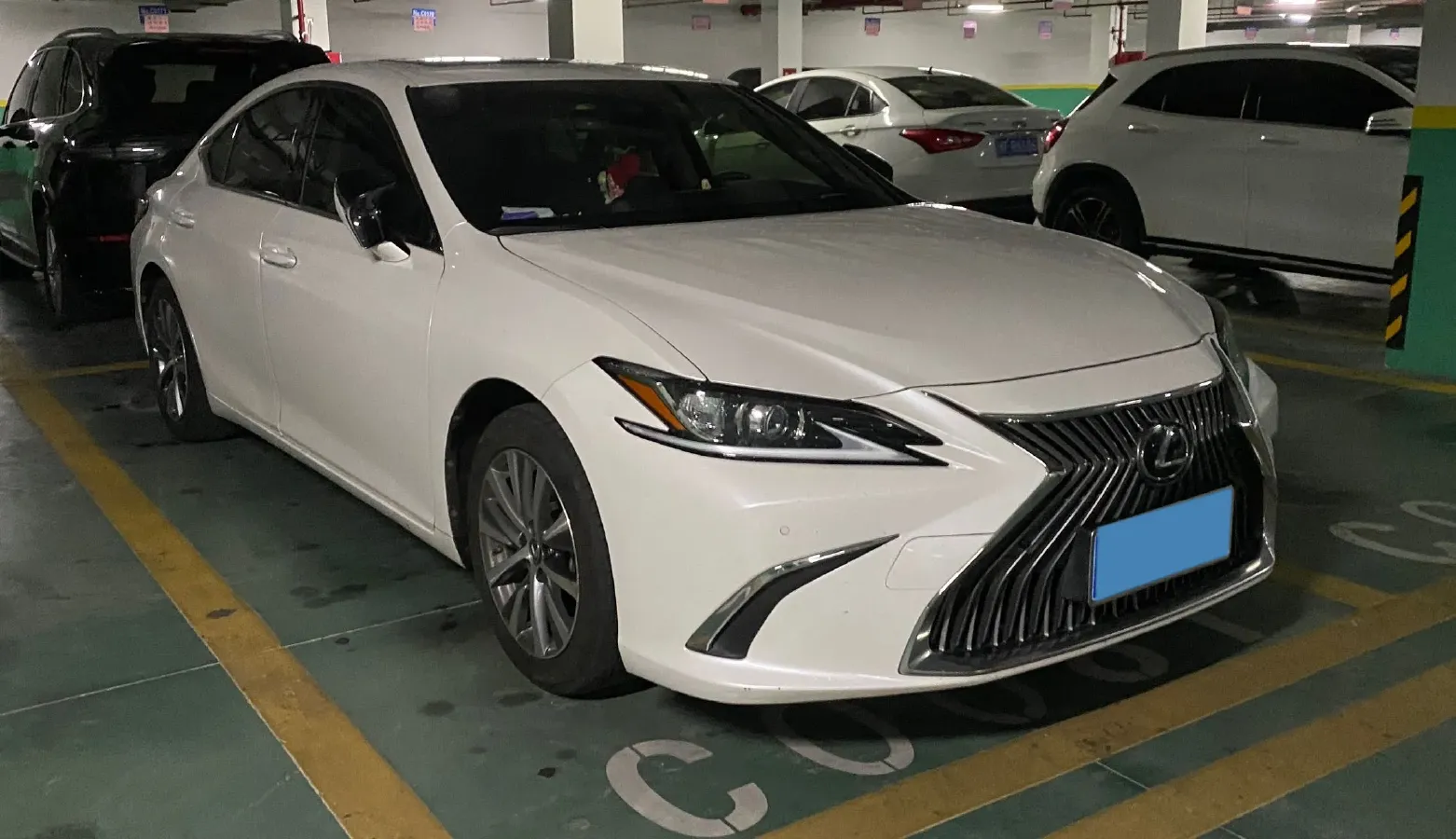 2018 Lexus ES 2.0L 167HP L4 6AT,autocango,china used car exporter,china ev exporter,chinese used car exporter,chinese used ev exporter