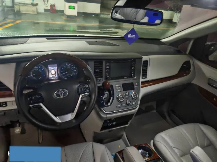 2019 Toyota Camry 2.0L 178HP L4 CVT,autocango,china used car exporter,china ev exporter,chinese used car exporter,chinese used ev exporter