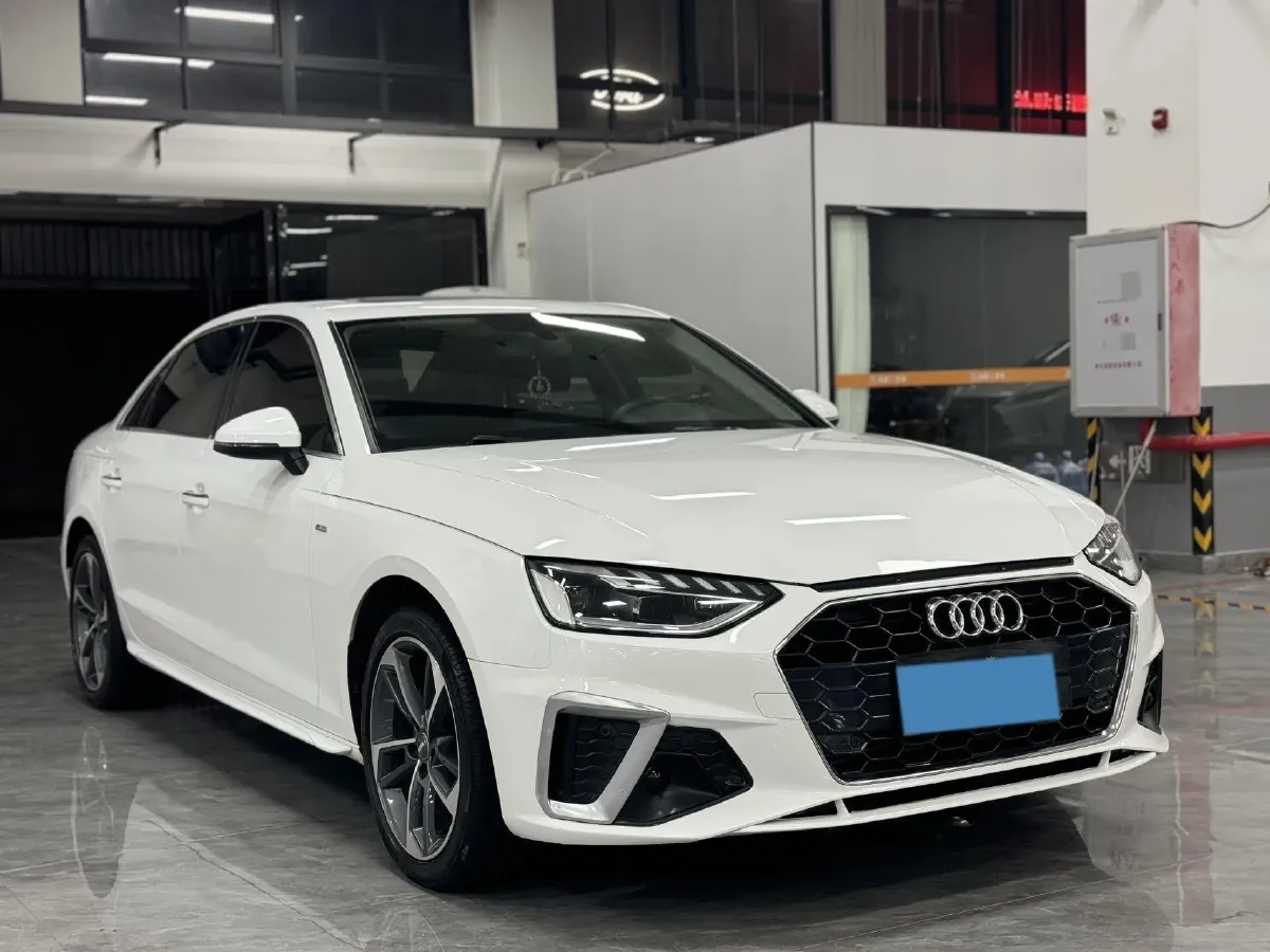 2020 Audi A4L 2.0T 190HP L4 7DCT,autocango,china used car exporter,china ev exporter,chinese used car exporter,chinese used ev exporter