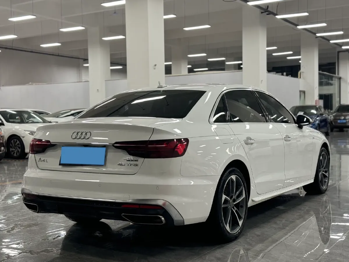 2020 Audi A4L 2.0T 190HP L4 7DCT,autocango,china used car exporter,china ev exporter,chinese used car exporter,chinese used ev exporter