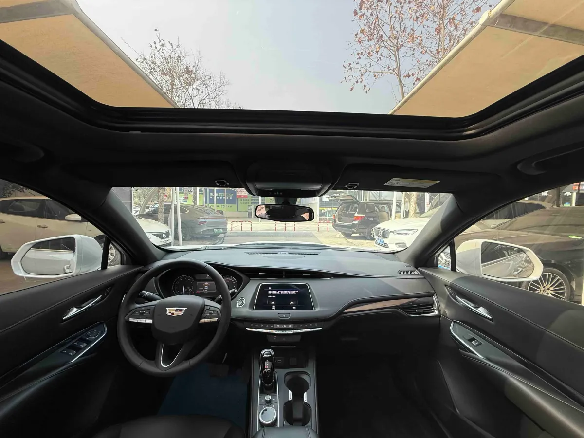 2022 Cadillac XT4 2.0T 237HP L4 9AT,autocango,china used car exporter,china ev exporter,chinese used car exporter,chinese used ev exporter