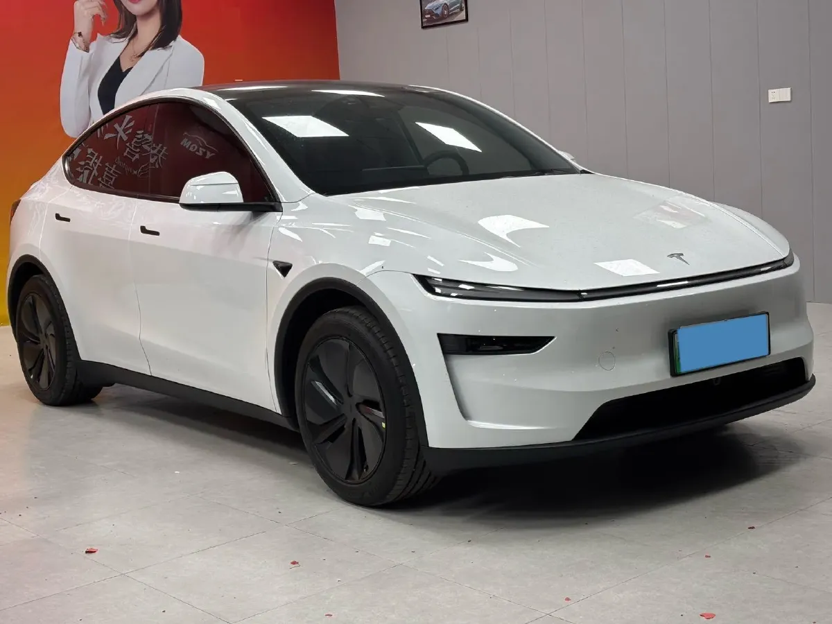 2025 Tesla Model Y BEV 62.5KWH,autocango,china used car exporter,china ev exporter,chinese used car exporter,chinese used ev exporter