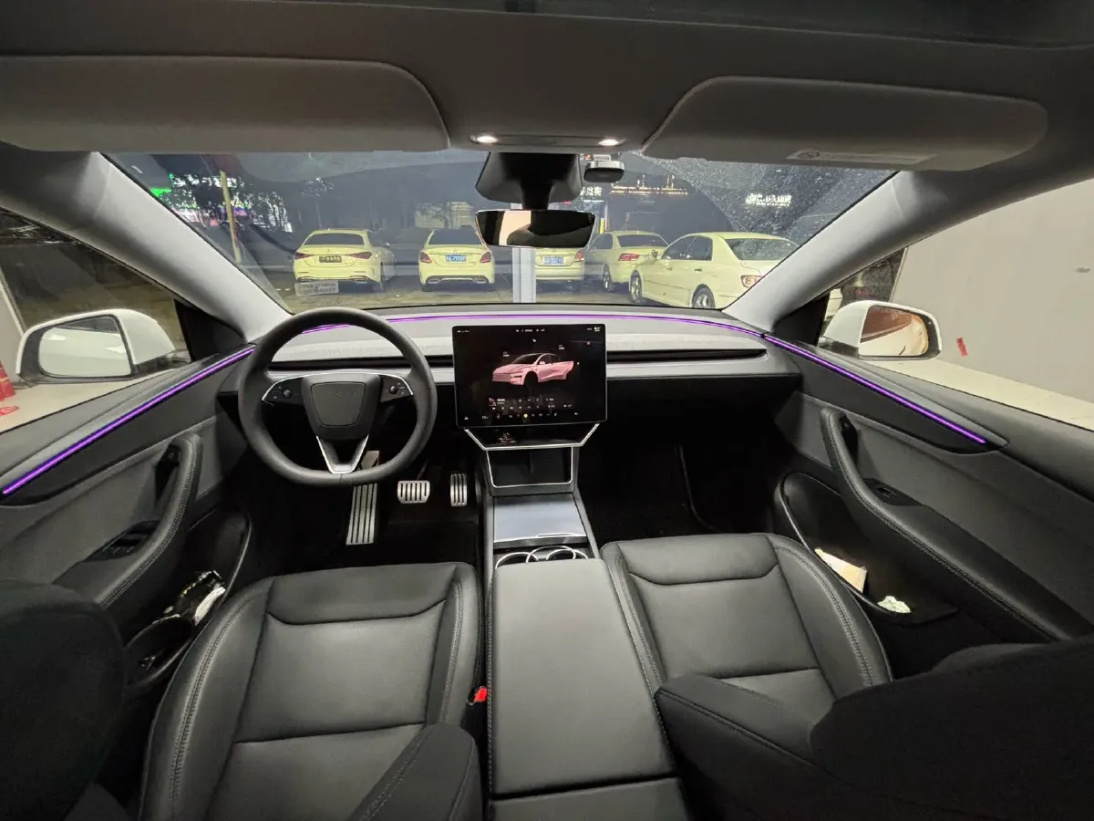 2025 Tesla Model Y BEV 62.5KWH,autocango,china used car exporter,china ev exporter,chinese used car exporter,chinese used ev exporter