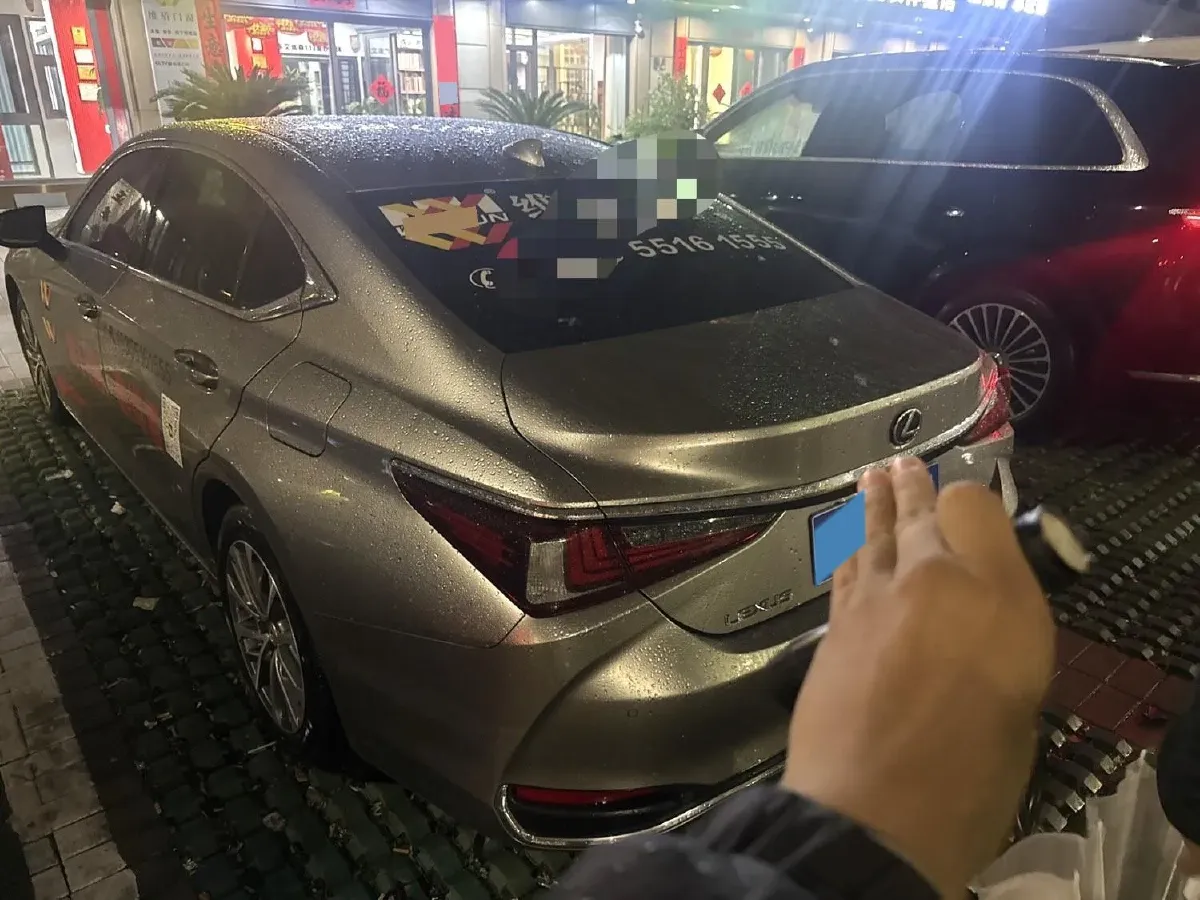 2020 Lexus ES 2.0L 173HP L4 CVT,autocango,china used car exporter,china ev exporter,chinese used car exporter,chinese used ev exporter