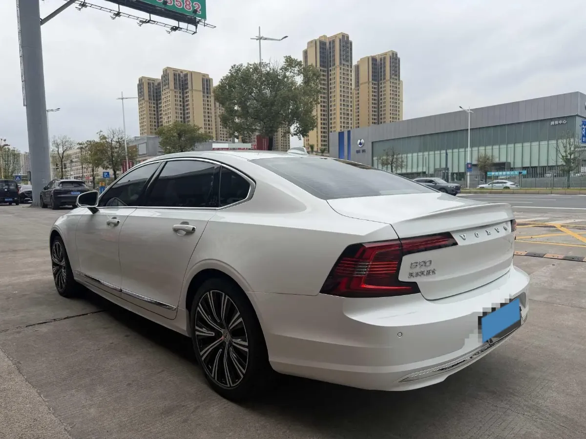 2022 Volvo S90 2.0T 250HP L4 8AT,autocango,china used car exporter,china ev exporter,chinese used car exporter,chinese used ev exporter