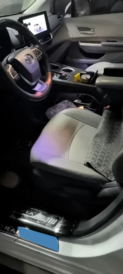 2024 Toyota Granvia 2.5L 189HP L4 E-CVT Hybrid,autocango,china used car exporter,china ev exporter,chinese used car exporter,chinese used ev exporter