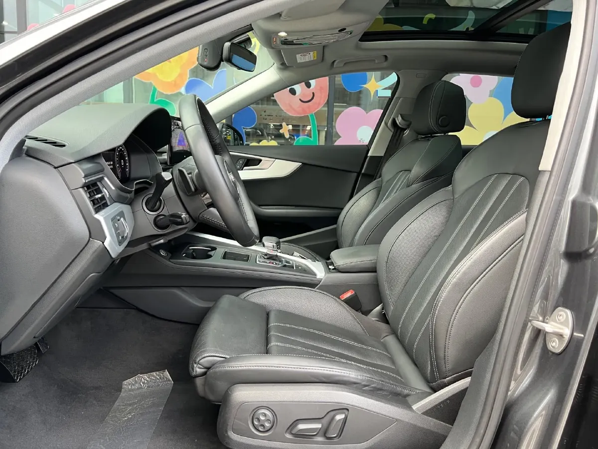 2020 Audi A4L 2.0T 190HP L4 7DCT,autocango,china used car exporter,china ev exporter,chinese used car exporter,chinese used ev exporter