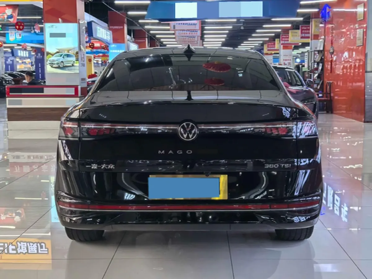2024 Volkswagen Magotan 2.0T 220HP L4 7DCT,autocango,china used car exporter,china ev exporter,chinese used car exporter,chinese used ev exporter