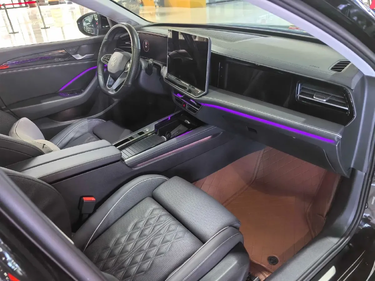 2024 Volkswagen Magotan 2.0T 220HP L4 7DCT,autocango,china used car exporter,china ev exporter,chinese used car exporter,chinese used ev exporter