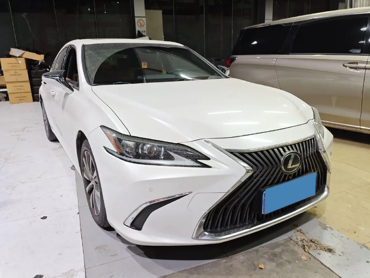 2018 Lexus ES 2.0L 167HP L4 6AT,autocango,china used car exporter,china ev exporter,chinese used car exporter,chinese used ev exporter