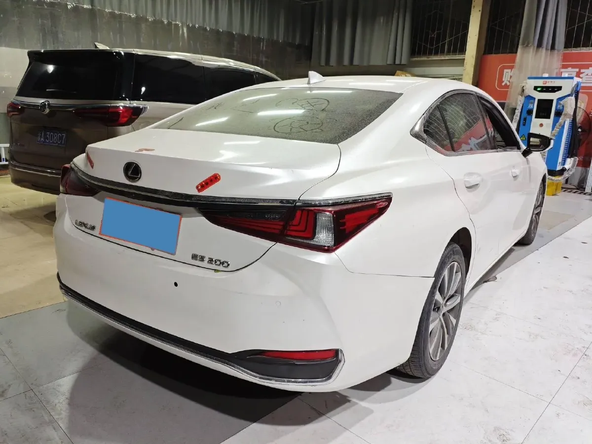 2018 Lexus ES 2.0L 167HP L4 6AT,autocango,china used car exporter,china ev exporter,chinese used car exporter,chinese used ev exporter