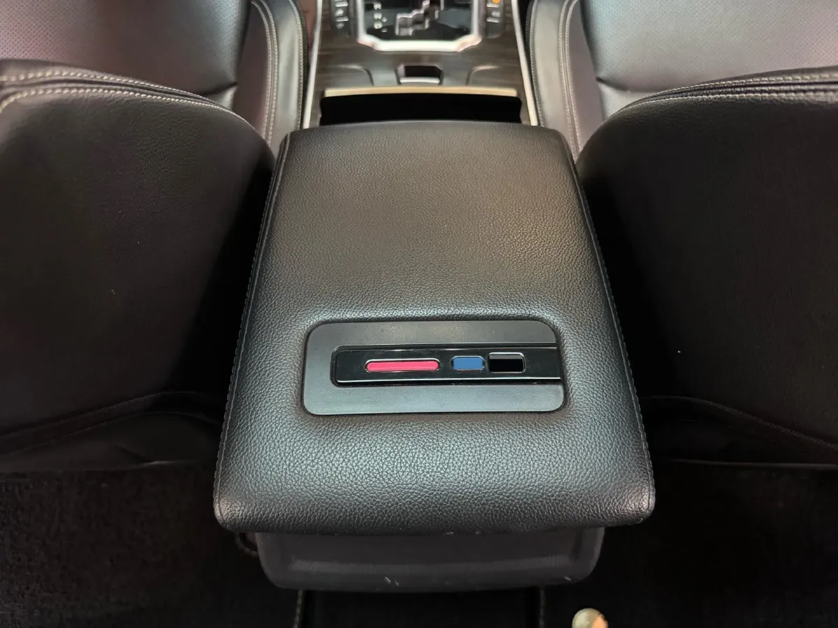 2018 Landwind X7 1.5T 163HP L4 8AT,autocango,china used car exporter,china ev exporter,chinese used car exporter,chinese used ev exporter