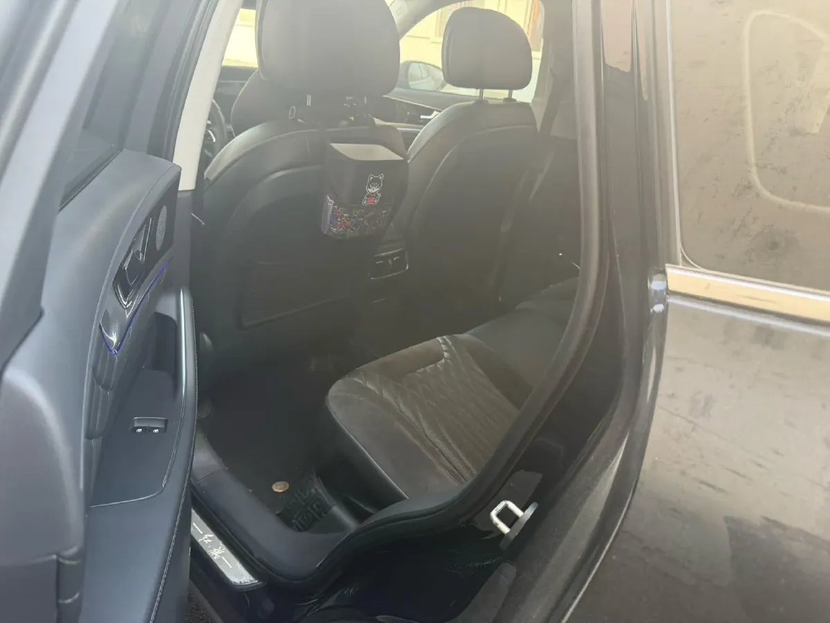 2022 HongQi HS5 2.0T 224HP L4 6AT,autocango,china used car exporter,china ev exporter,chinese used car exporter,chinese used ev exporter