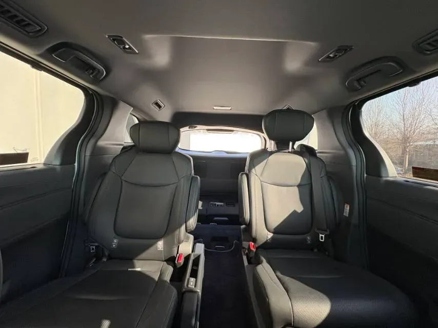 2024 Toyota Sienna 2.5L 189HP L4 E-CVT Hybrid,autocango,china used car exporter,china ev exporter,chinese used car exporter,chinese used ev exporter