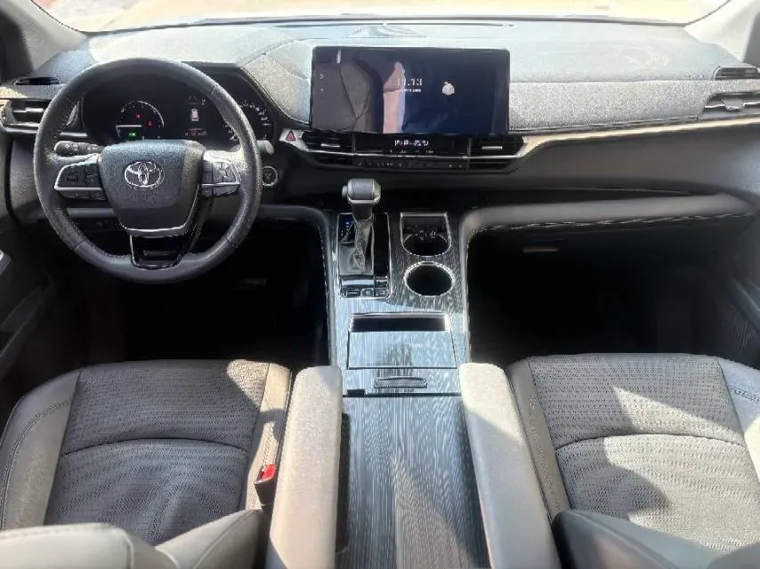 2024 Toyota Sienna 2.5L 189HP L4 E-CVT Hybrid,autocango,china used car exporter,china ev exporter,chinese used car exporter,chinese used ev exporter