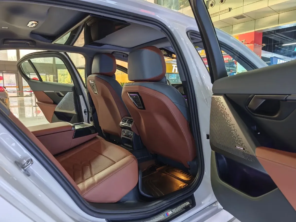 2025 BMW i5 BEV 96.96KWH,autocango,china used car exporter,china ev exporter,chinese used car exporter,chinese used ev exporter