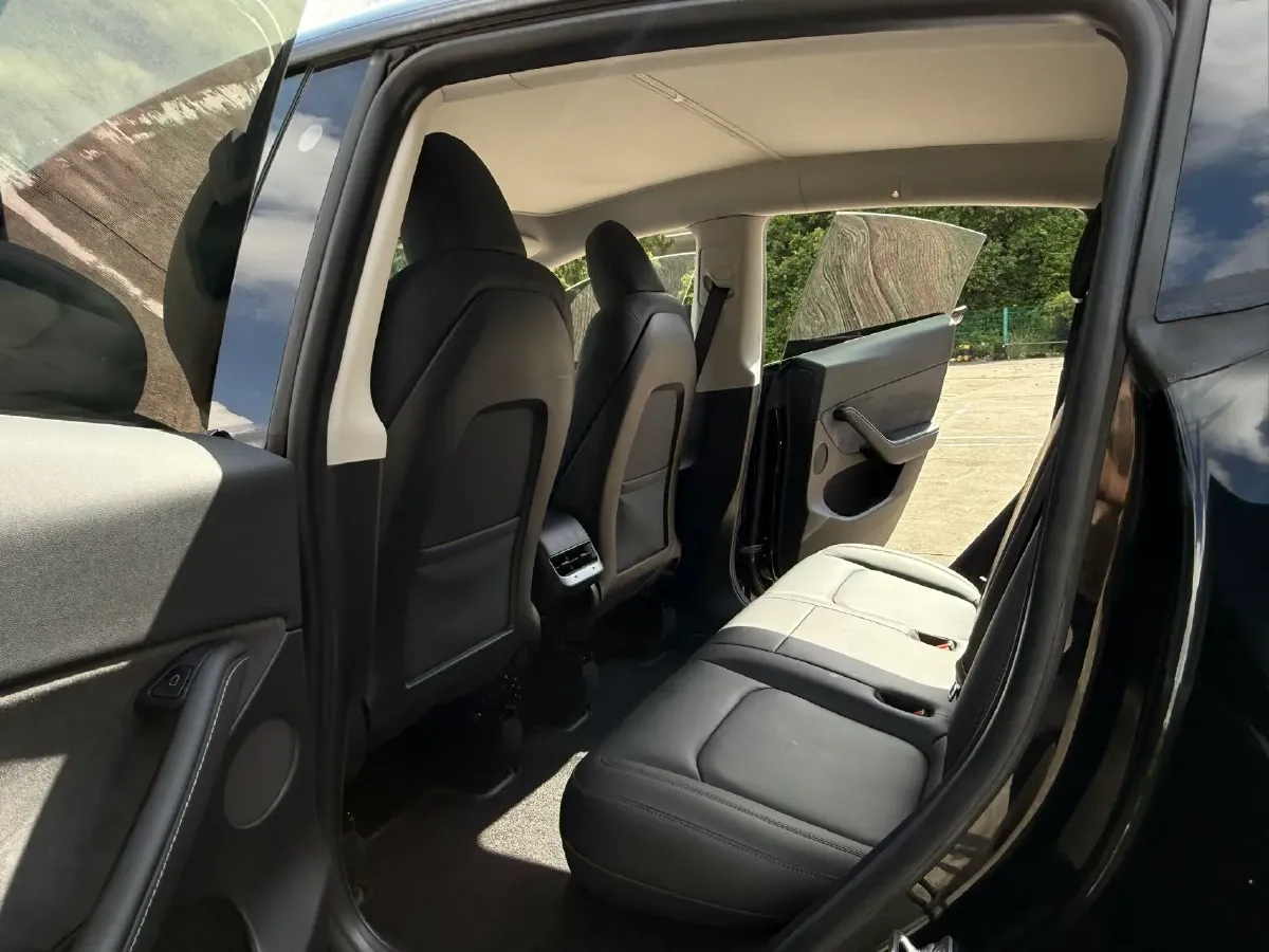 2022 Tesla Model Y BEV 60KWH,autocango,china used car exporter,china ev exporter,chinese used car exporter,chinese used ev exporter