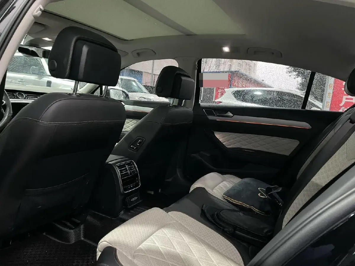 2023 Volkswagen Magotan 2.0T 186HP L4 7DCT,autocango,china used car exporter,china ev exporter,chinese used car exporter,chinese used ev exporter