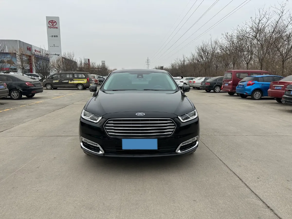 2018 Ford Taurus 2.0T 234HP L4 6AT,autocango,china used car exporter,china ev exporter,chinese used car exporter,chinese used ev exporter