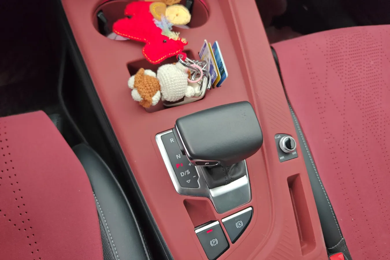 2024 Audi A4L 2.0T 190HP L4 7DCT,autocango,china used car exporter,china ev exporter,chinese used car exporter,chinese used ev exporter