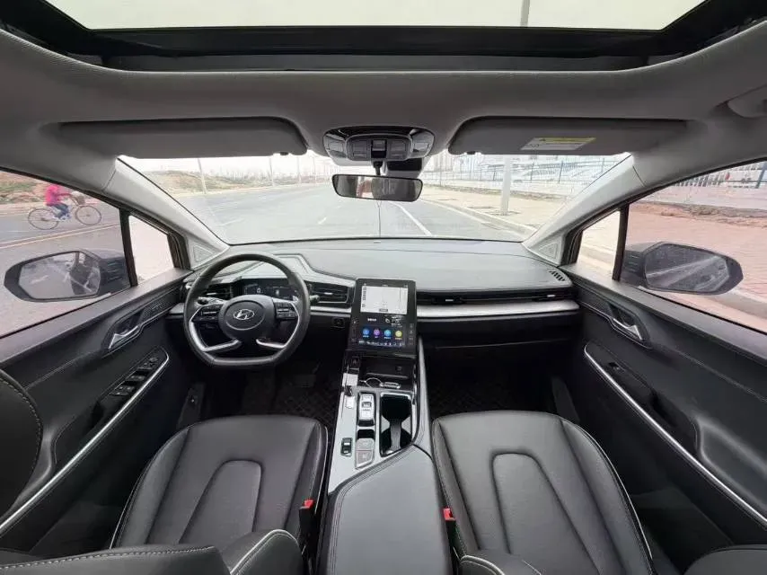 2021 Hyundai Custo 2.0T 236HP L4 8AT,autocango,china used car exporter,china ev exporter,chinese used car exporter,chinese used ev exporter