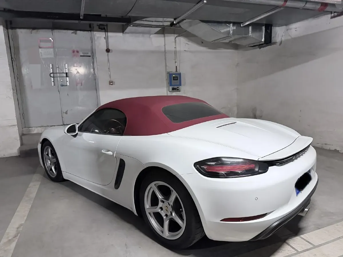 2023 Porsche 718 2.0T 250HP H4 7DCT,autocango,china used car exporter,china ev exporter,chinese used car exporter,chinese used ev exporter