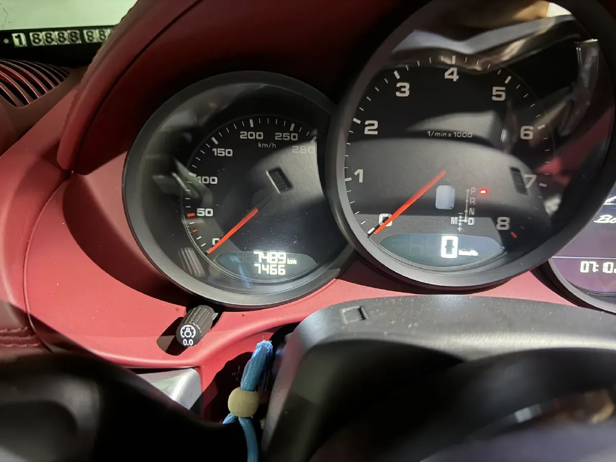 2023 Porsche 718 2.0T 250HP H4 7DCT,autocango,china used car exporter,china ev exporter,chinese used car exporter,chinese used ev exporter