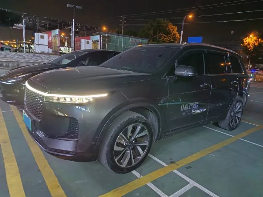 2021 Li ONE Range Extended 131HP REEV 40.5KWH,autocango,china used car exporter,china ev exporter,chinese used car exporter,chinese used ev exporter
