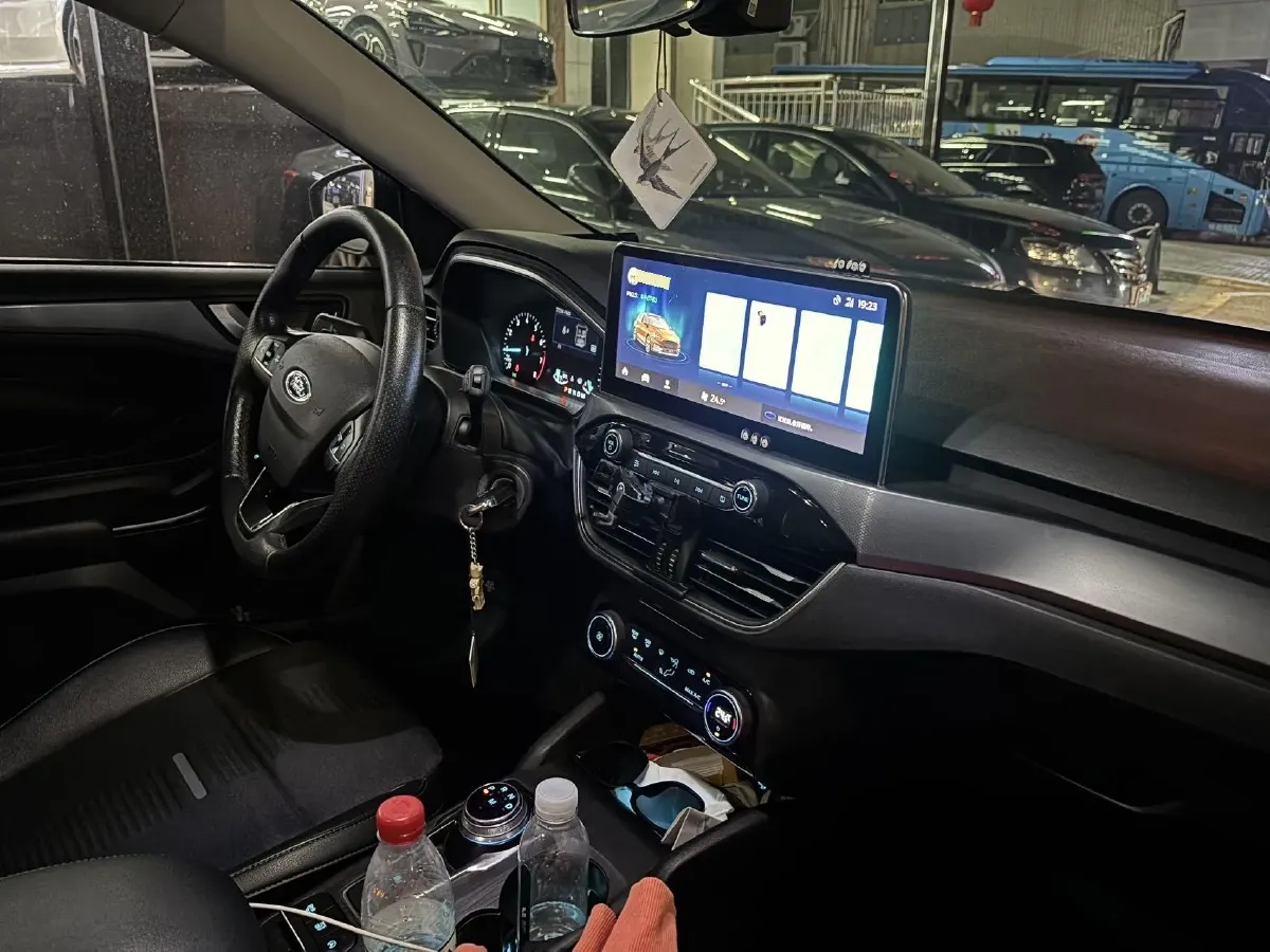 2020 Ford Focus Active 1.5T 174HP L3 8AT,autocango,china used car exporter,china ev exporter,chinese used car exporter,chinese used ev exporter