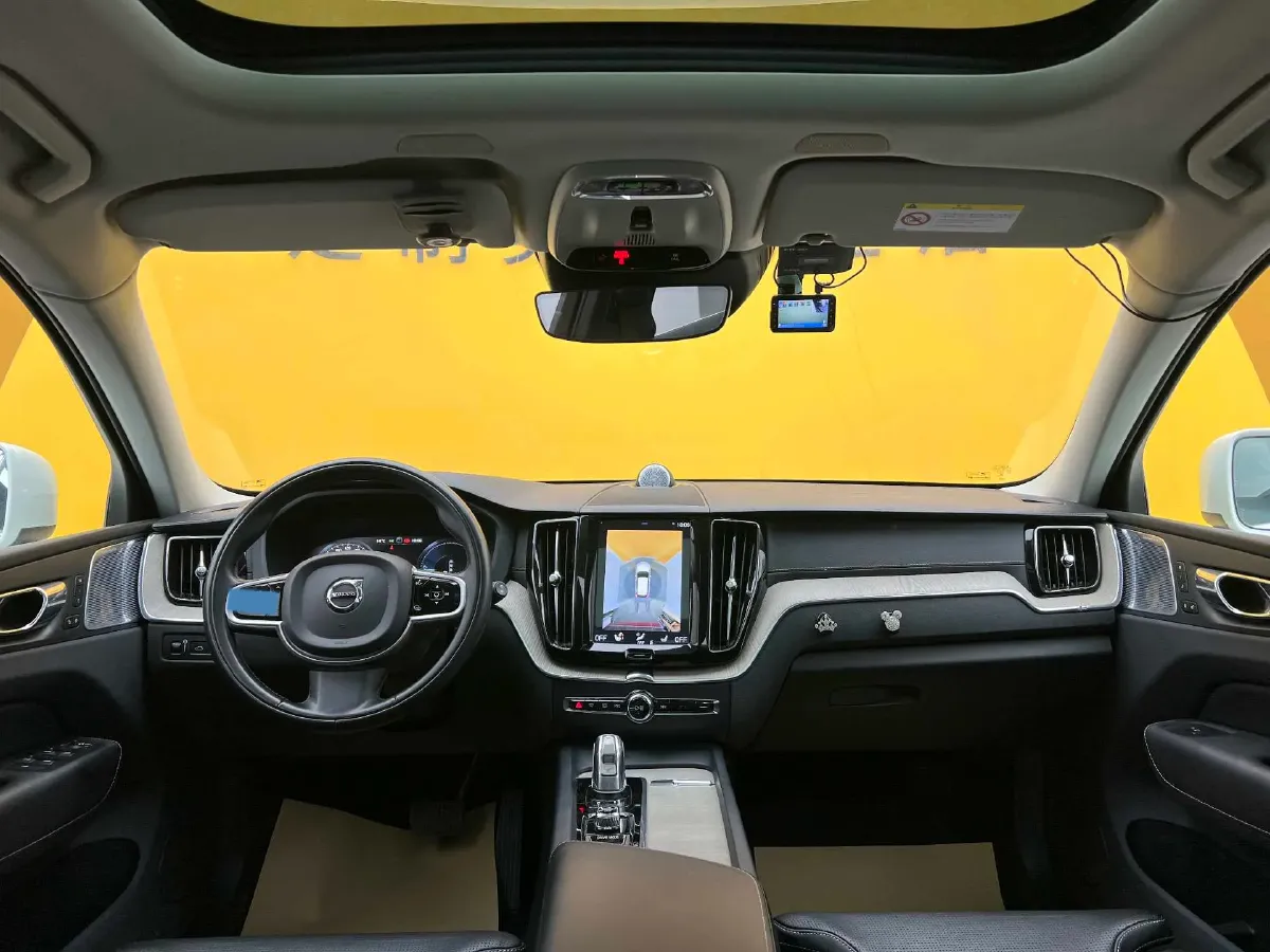 2019 Volvo XC60 PHEV 2.0T 320HP L4 8AT PHEV 10.1KWH,autocango,china used car exporter,china ev exporter,chinese used car exporter,chinese used ev exporter