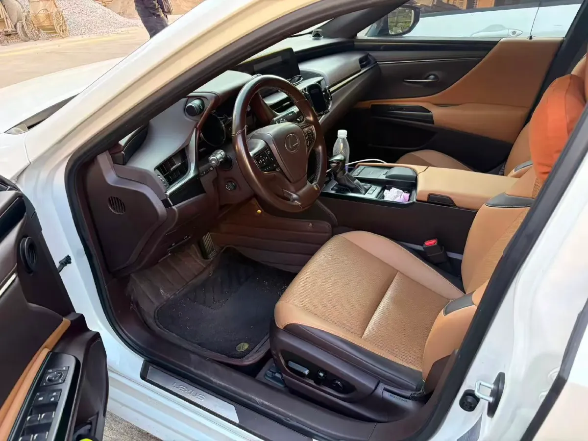 2021 Lexus ES 2.5L 178HP L4 E-CVT Hybrid,autocango,china used car exporter,china ev exporter,chinese used car exporter,chinese used ev exporter